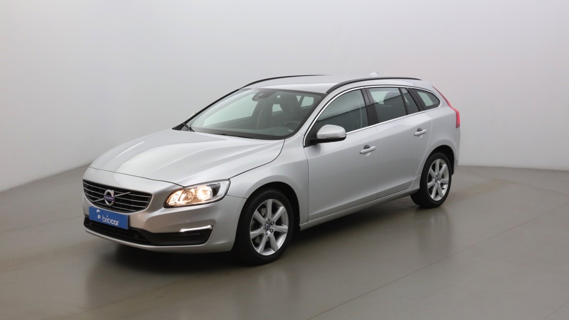 VOLVO V60 D3 150ch Momentum Geartronic Argent Brillant