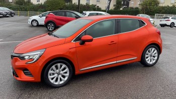 RENAULT Clio Clio E-Tech 140 21 Intens 5p d’occasion 11263km révisée et livrable partout en France