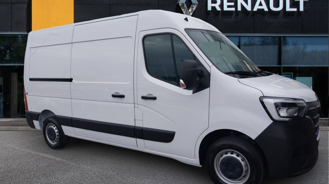 RENAULT Master Fg VUL MASTER FGN TRAC F3300 L2H2 BLUE DCI 135 CONFORT 4p Blanc
