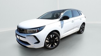 Voir le détail de cette offre de vente de OPEL Grandland X PHEV 225 EAT8 Alcantara ACC neuve 10km révisée et livrable partout en France OPEL Grandland X PHEV 225 EAT8 Alcantara ACC neuve 10km révisée et livrable partout en France