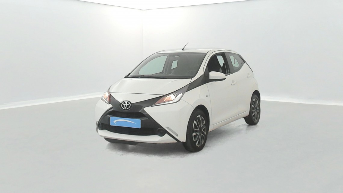TOYOTA Aygo 1.0 VVT-i x-play 5p 
