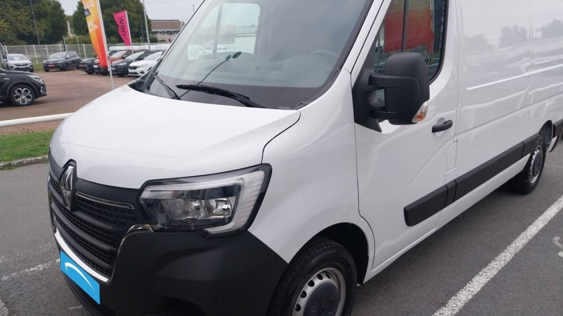 RENAULT Master Fg VUL MASTER FGN TRAC F3300 L2H2 BLUE DCI 135 CONFORT 4p Blanc
