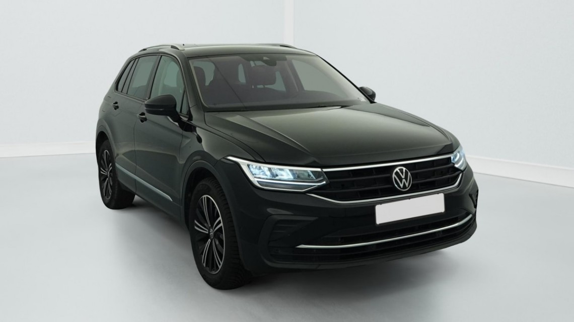 VOLKSWAGEN Tiguan 1.5 TSI 130ch BVM6 Active Noir Intense