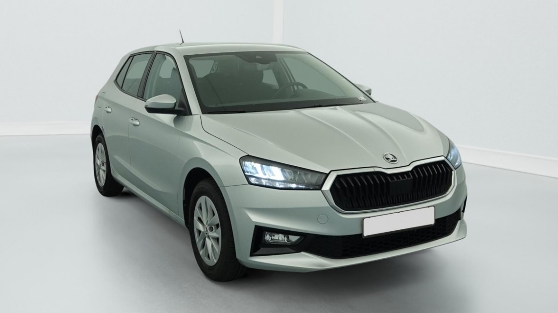 SKODA Fabia 1.0 TSI 95 CH BVM5 AMBITION Gris Argent