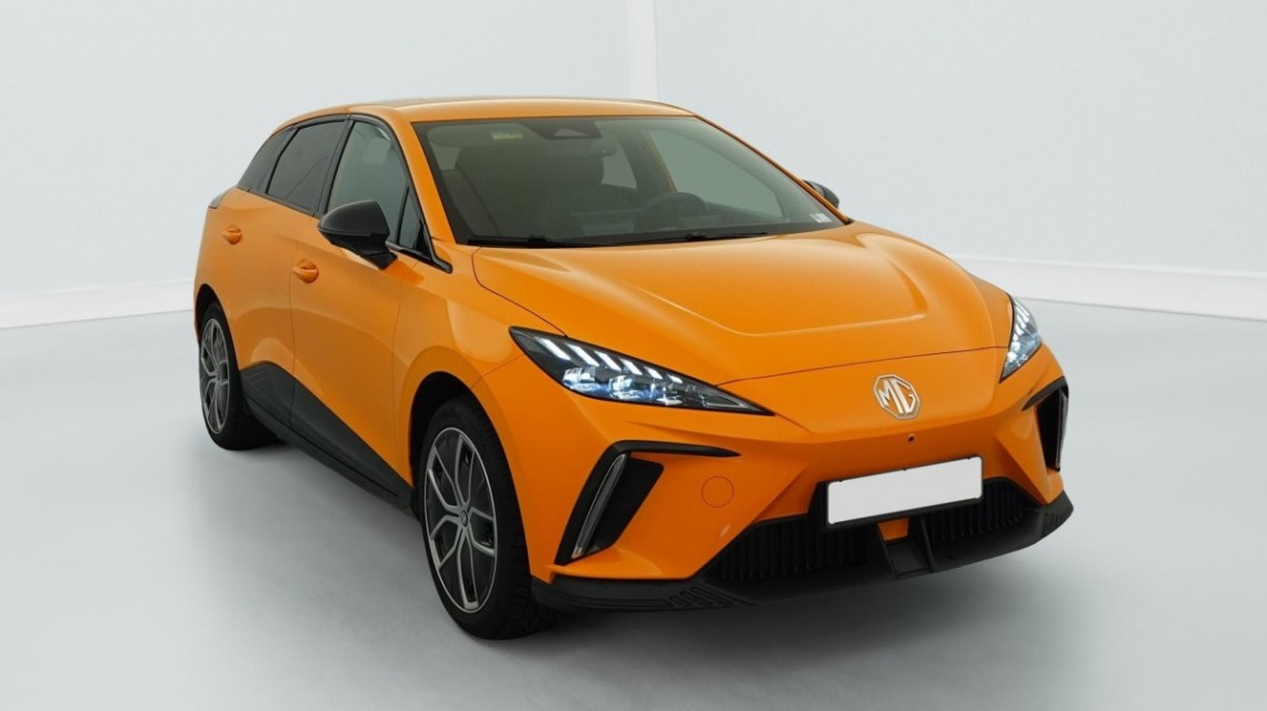 MG MG4 ELECTRIC 64KWH - 150 KW 2WD LUXURY Fizzy Orange 