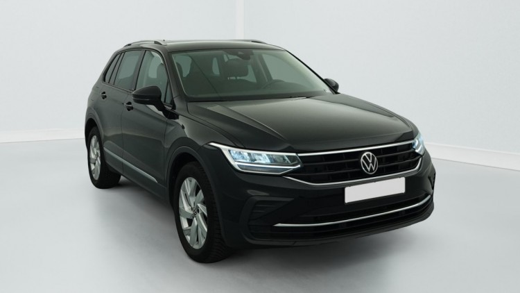 VOLKSWAGEN Tiguan 1.5 TSI 150CH BVM6 ACTIVE Noir Intense