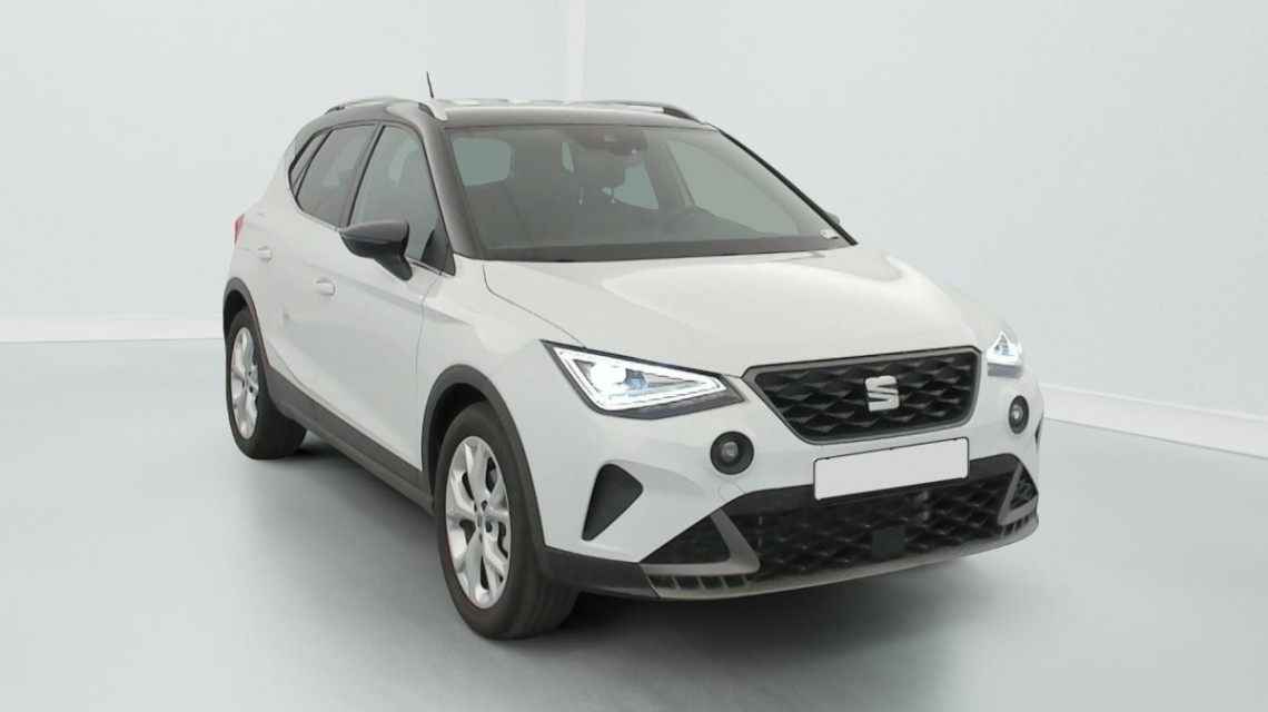 SEAT Arona 1.0 TSI 95 CH START STOP BVM5 FR Blanc Nevada / Toit Noir Minuit