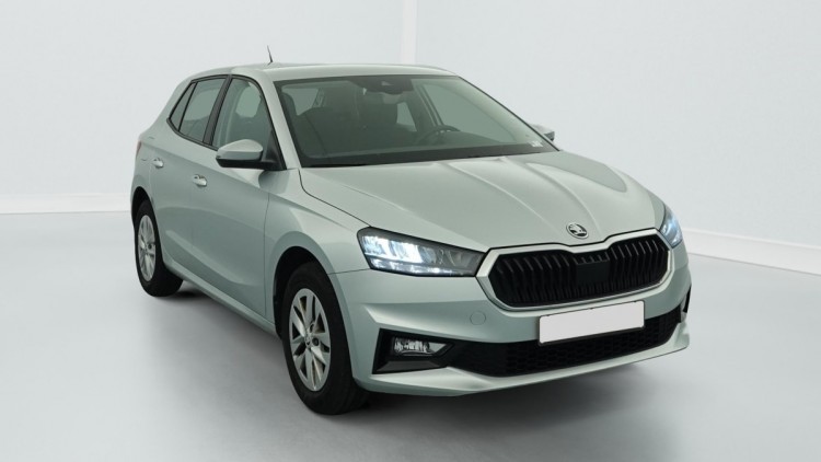 SKODA Fabia 1.0 MPI 80 CH BVM5 AMBITION Argent Brillant Métallisé