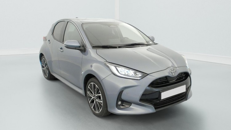 TOYOTA Yaris 116h Design Gris Célestine