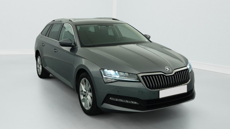 SKODA Superb Combi 2.0 TDI 150 SCR DSG7 BUSINESS Gris Graphite