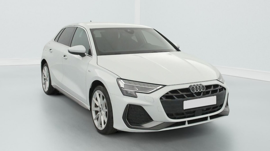 AUDI A3 Sportback TFSI e Hybride rechargeable 204 S tronic 6 S line Blanc Glacier