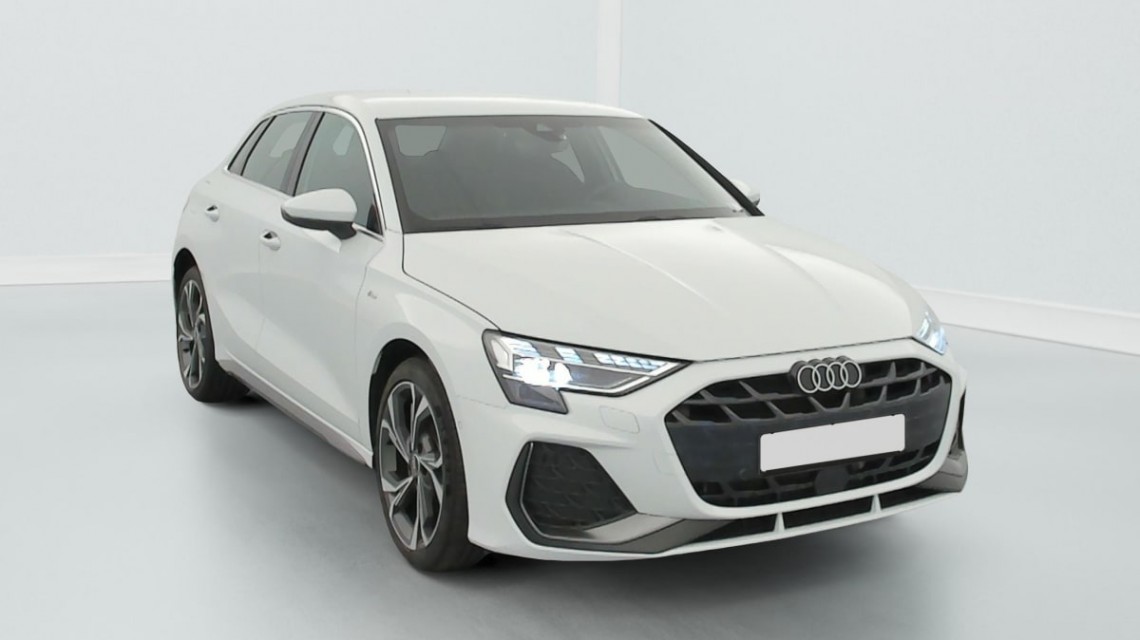 AUDI A3 Sportback TFSI e Hybride rechargeable 204 S tronic 6 S line Blanc Glacier