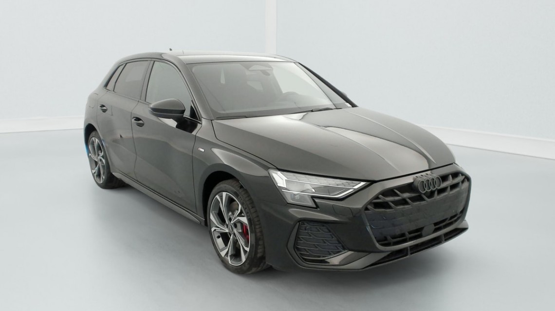 AUDI A3 Sportback 45 TFSI e Hybride rechargeable 272 S tronic 6 S line Noir Mythic